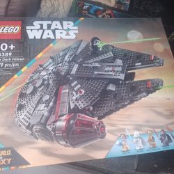 LEGOS!! 75389 STAR WARS The DARK FALCON