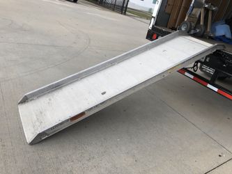 10ft aluminum walkboard 30width great condition