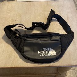 New North face  Pouch