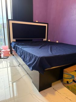 Queen bed