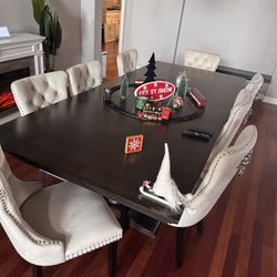 8-Seat Modern Dining Set — Upholstered Chairs — Excellent Condition