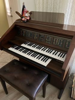 Lowrey Double Manual Electronic Organ with Bench