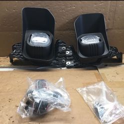 #B04 Fit 11-16 Ford F-250/350/450/550 Chrome Assembly Fog Light With Switch Driver & Passenger Side Enhance Visibility