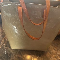 Authentic Louis Vuitton Speedy 35 for Sale in Aurora, CO - OfferUp