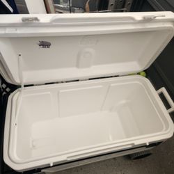 Igloo Cooler With Wheels 