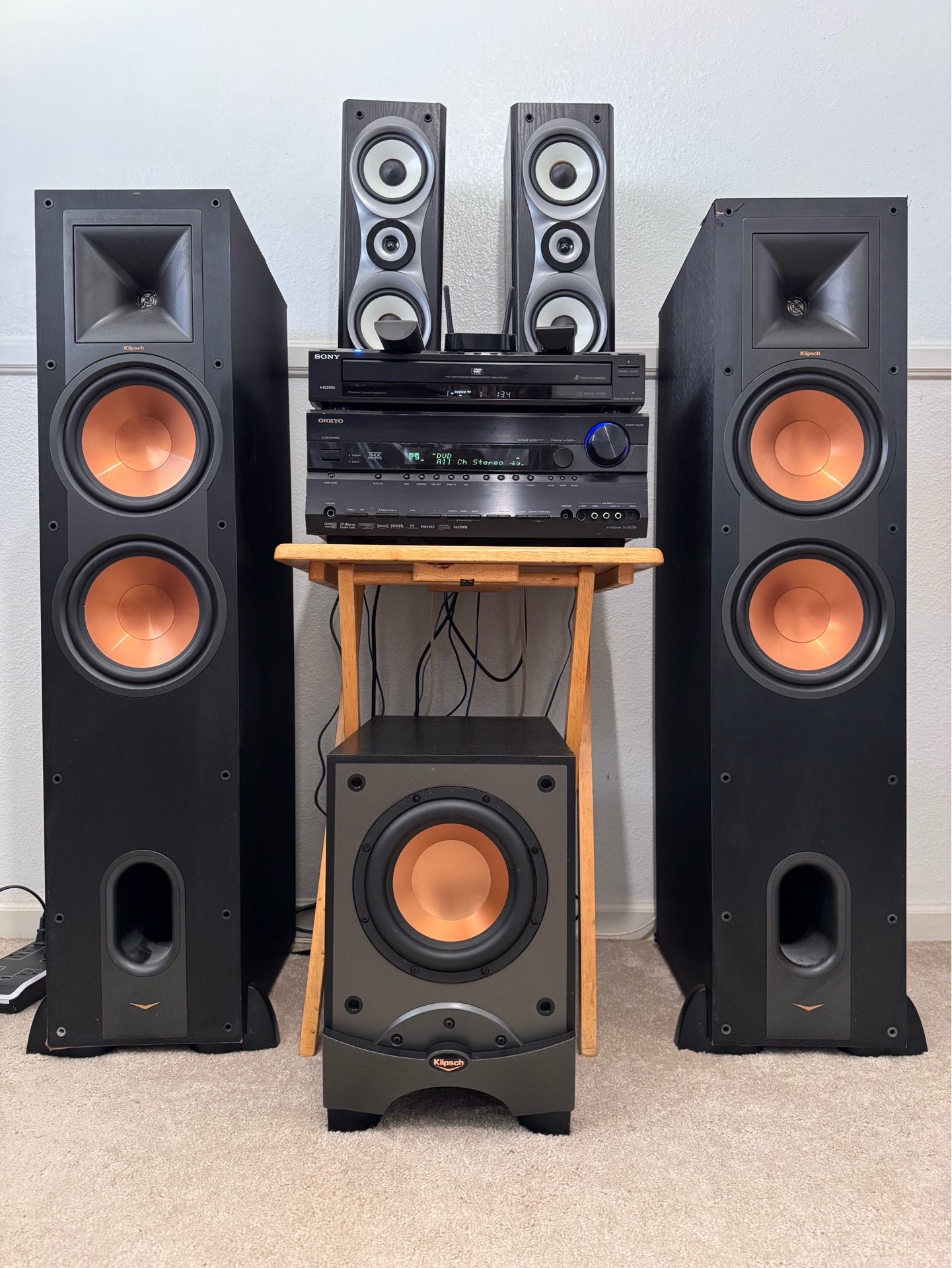 ONKYO / KLIPSCH Big Sound Stereo with Bluetooth adapter in Great Working Condition