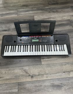 Yamaha Keyboard Piano