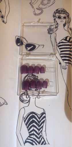 Press on nails