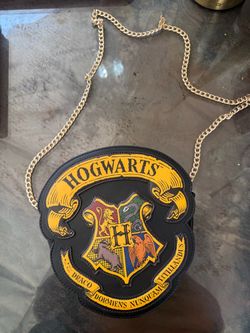 Hogwarts Crest Bag and Platform 9 3/4 Wallet, Excellent Condition