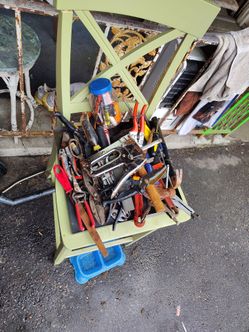Handyman Tools Discount, Affordable Whole box !