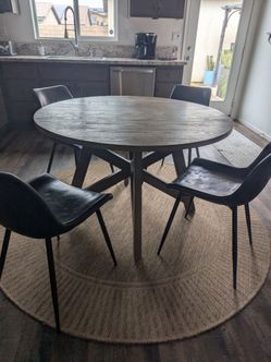 Round Dining Table with 4 Chairs