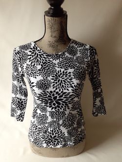 Charter Club women's black/white floral long sleeve top size PP