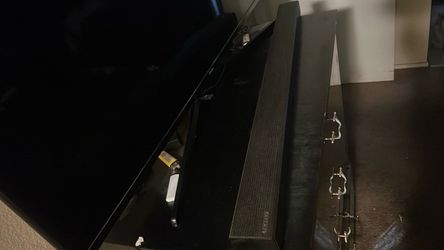 Samsung soundbar and subwoofer