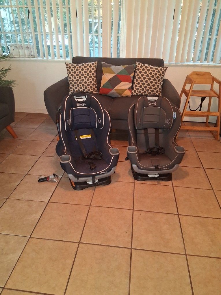 Graco Extend2Fit Convertible Car Seat