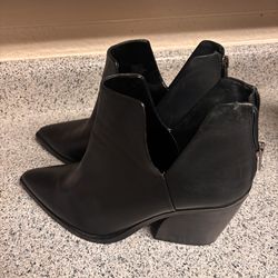 VINCE  CAMUTO -BLACK LEATHER, Ankle Boot