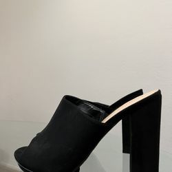 Woman’s Black Heels