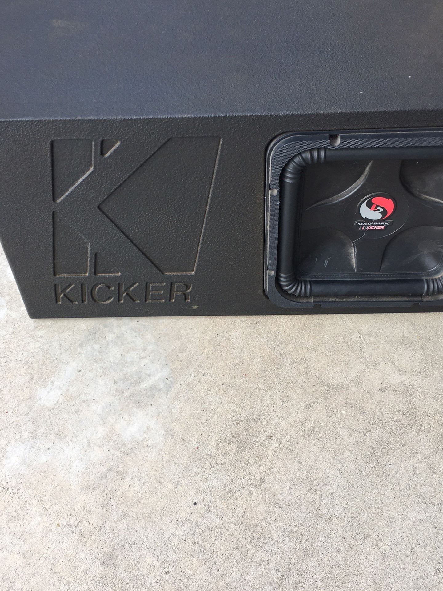Solo Baric Kicker Woofer In Kicker Boom Box