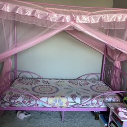DHP Capri metal canopy bed with mattress