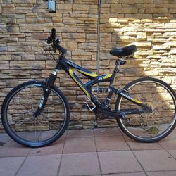 Giant's Warp 21 Speed Bike 