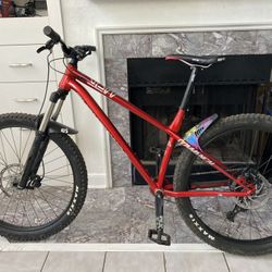 Commencal Meta HT AM Mountain Bike