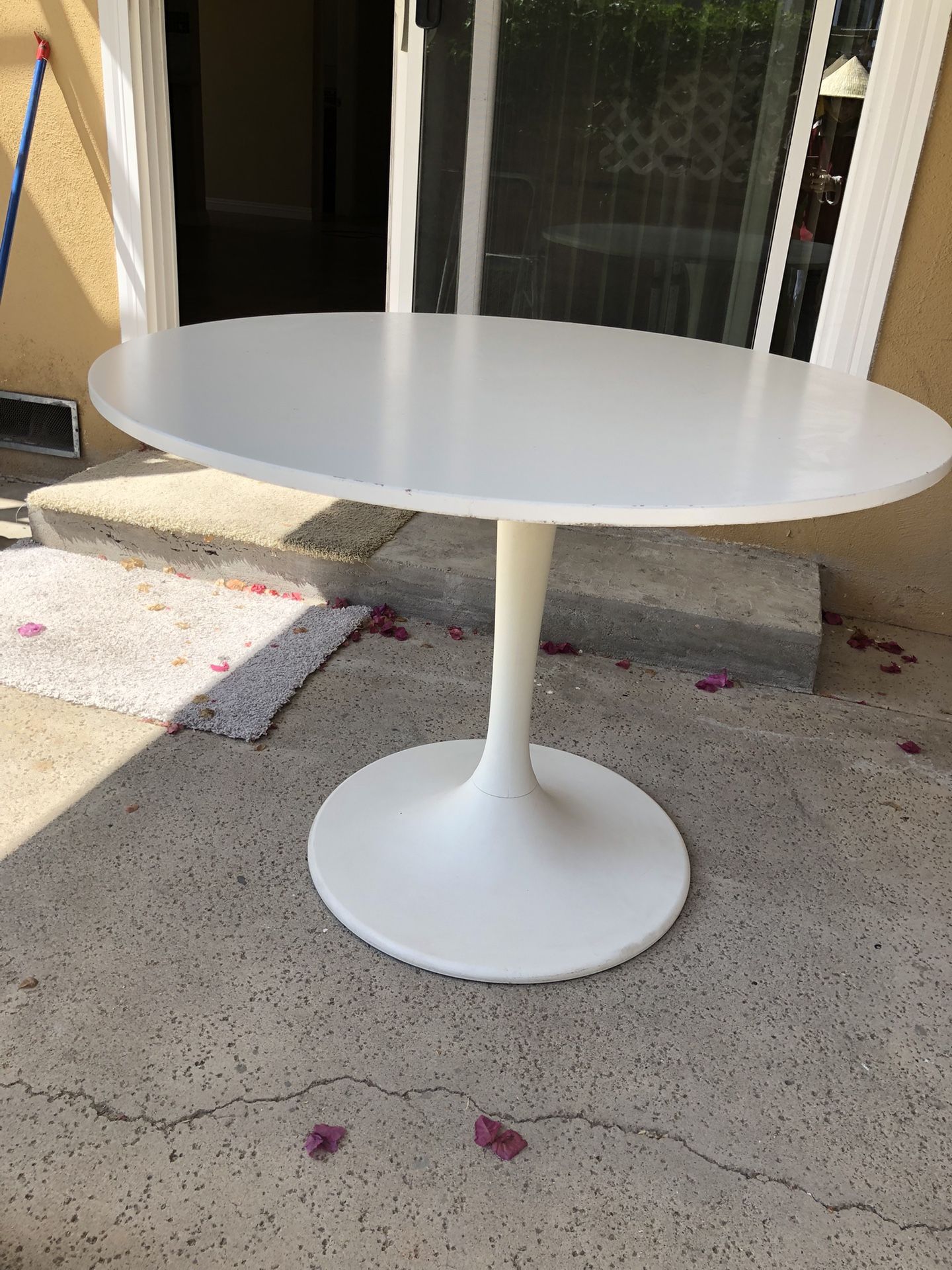 Round Table for Sale in Garden Grove, CA OfferUp