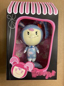 Honey-B "Rabbit-B" Vinyl Boxed Figure by Metago Toys x McCarty PhotoWorks 2004