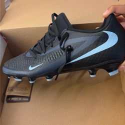 Nike Phantom 6 Low Academy Multi-Ground Soccer Cleats