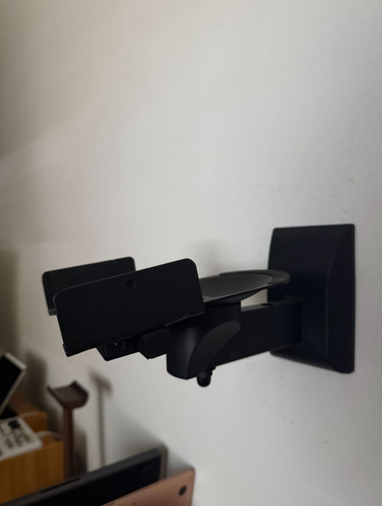 SPEAKERS WALL MOUNT