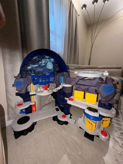 Fisher-Price Imaginext DC Super Friends Batman Toy Super Surround Batcave