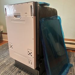 ZLINE 18" Compact Panel-Ready Dishwasher + Matching Panel (NEW, Never Installed)