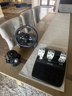 LOGITECH G920 racing wheel with shifter and pedals, compatible with pc/xbox