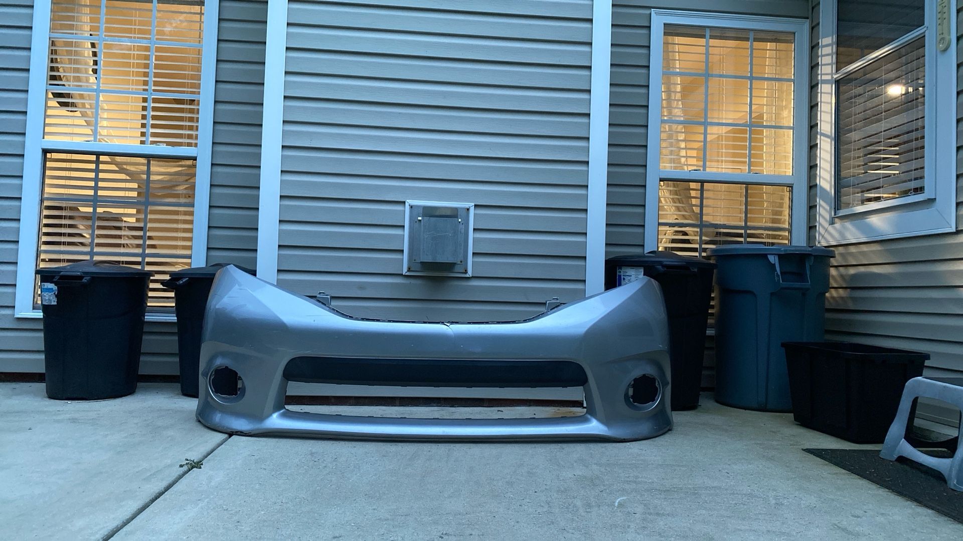 2015 Toyota Sienna SE Front Bumper