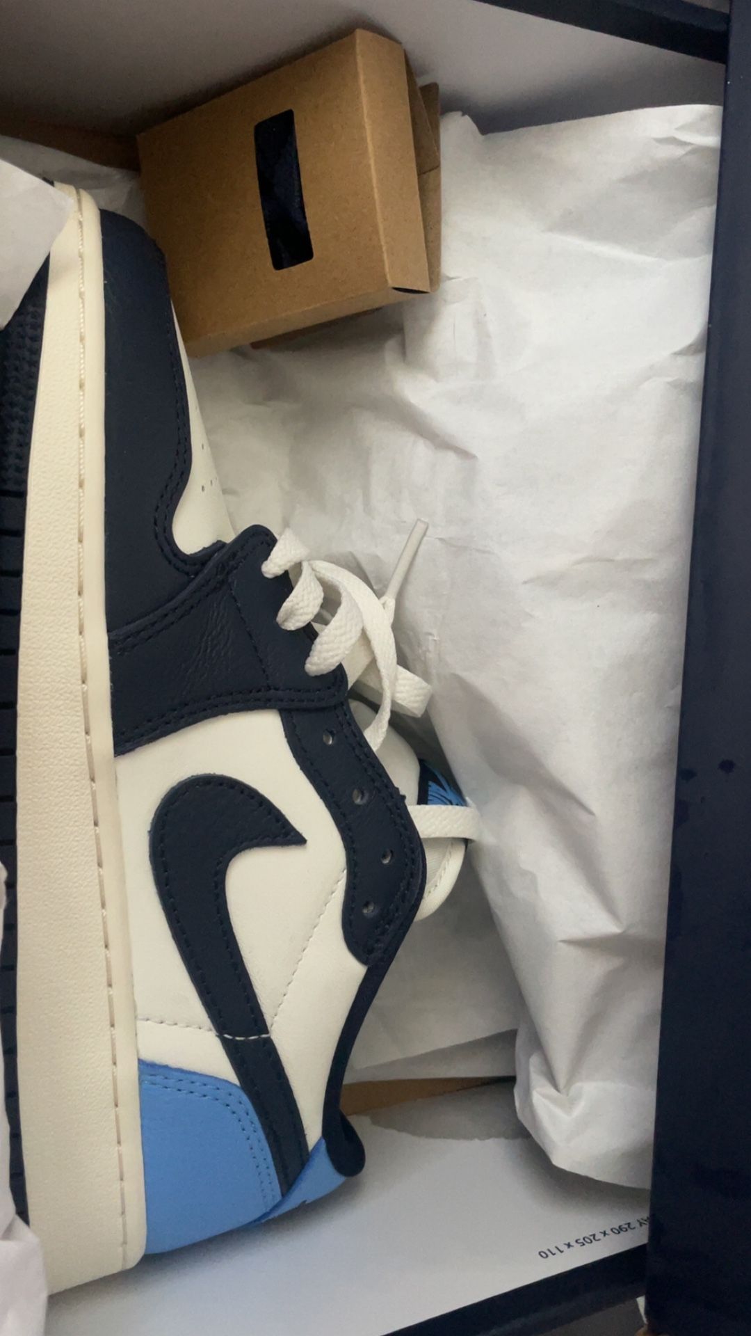 size 4.5 Size 5 ( boys)