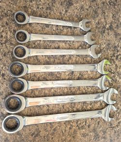 Gear wrenches