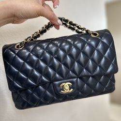 Chanel Classic Flap Bag Medium 