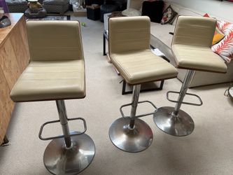 3 Kitchen/Bar Stools