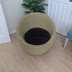 Wicker Cocoon Chair With Chair Pad
