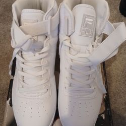 FILAS HIGHTOP TENNIS SHOES/MEN 13