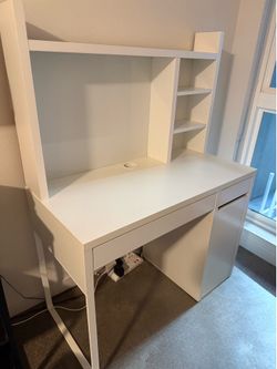 White IKEA Desk - Micke w/Hutch