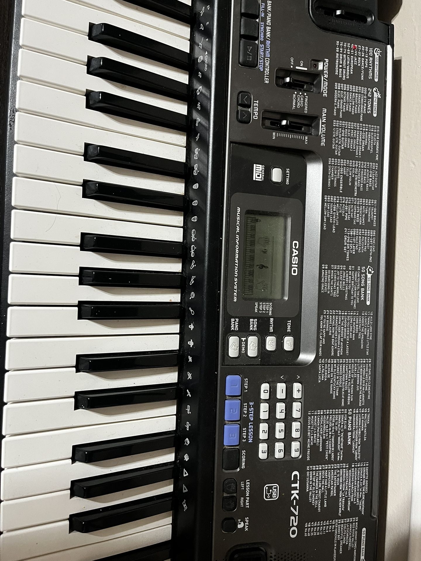 Casio CTK-720 keyboard