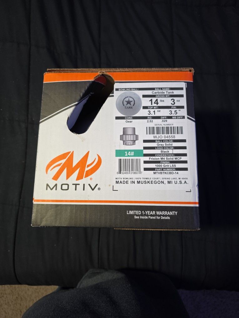 Motiv Bowling Ball