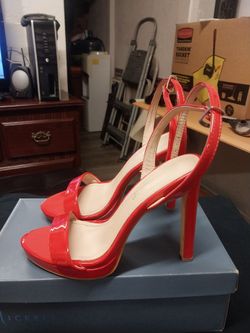 Ladies  Heels   Size  6