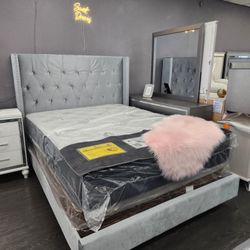 Bedroom Set Queen 4 Pc 😍