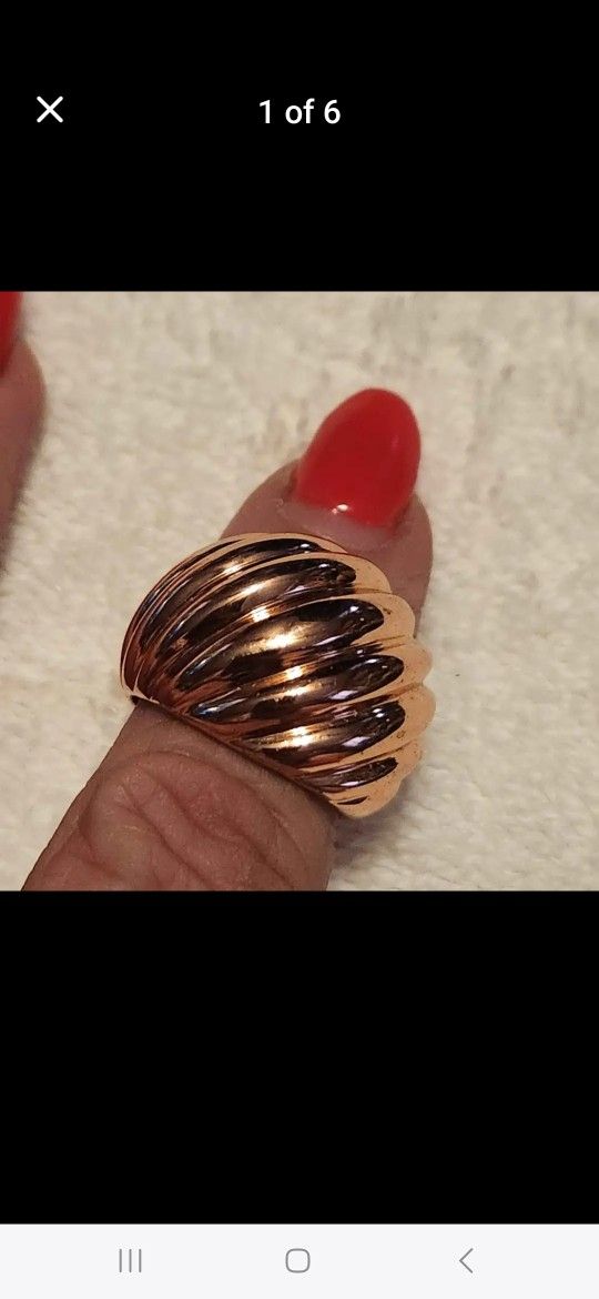 Beautiful goldtone dome ring...size 7.5...buy it for $7.00 

PICK UP IS IN NORTH CHESTERFIELD OFF JESSUP ROAD 

