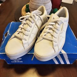 Adidas Sneakers
