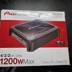 Pioneer GM-D8704 Amplifier