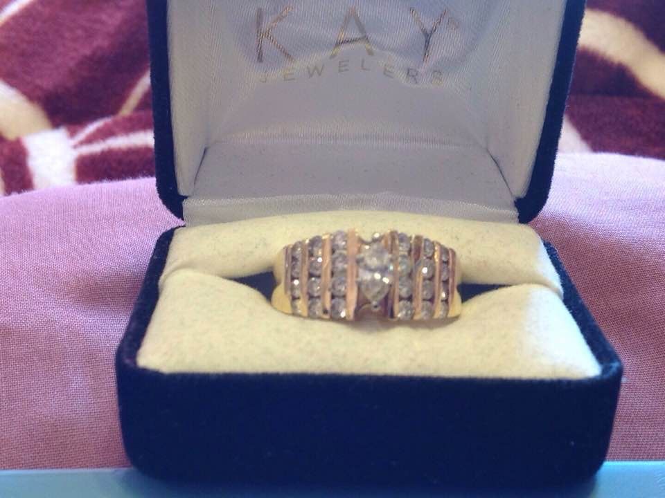 Anillo De Diamantes Oro 14 K. Size 11