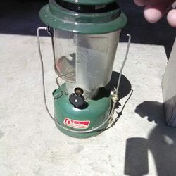 Camping lamp oldie but goodie / Lampara Para Acamparantigūita