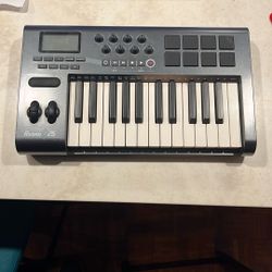 M-Audio Axiom-25