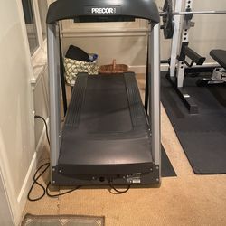 PreCor 9.55 Treadmill